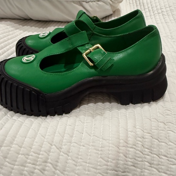Green Shoes - Picture 4 of 7